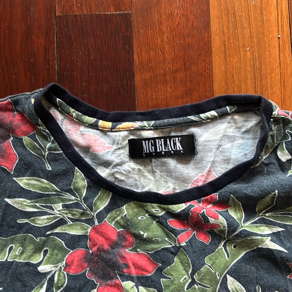 Men’s size M short sleeve tee shirt.